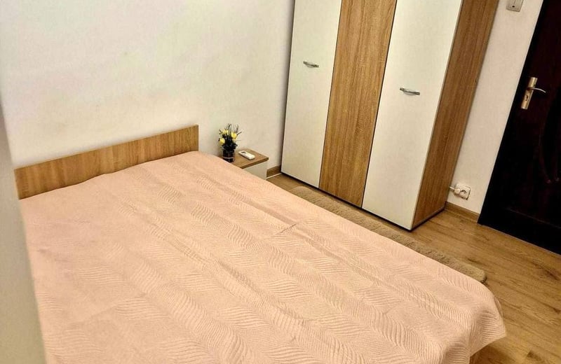 Location d’un appartement confortable de 3 pièces, 75 m², Piața Gorjului, Bucarest, Roumanie